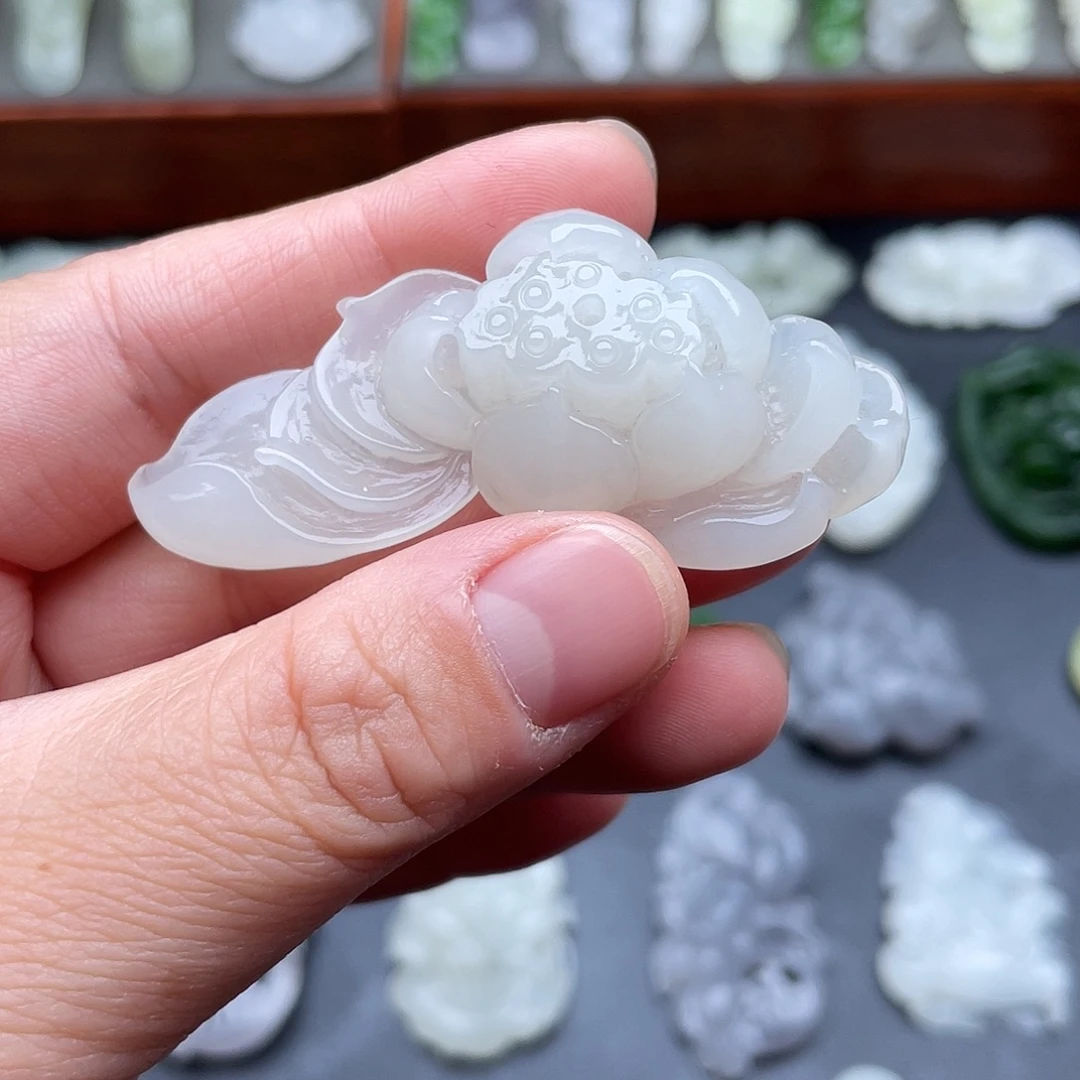 和田玉未镶嵌颈饰白冰莲花吊坠