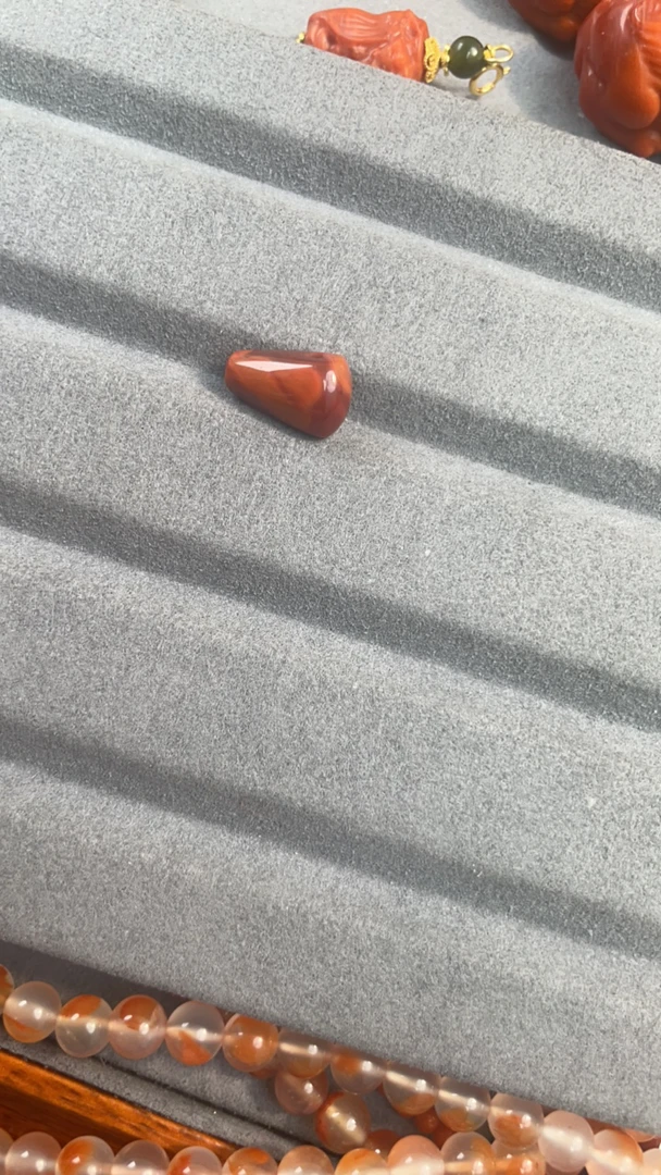 火焰三通南红玛瑙瓦西7mm➕