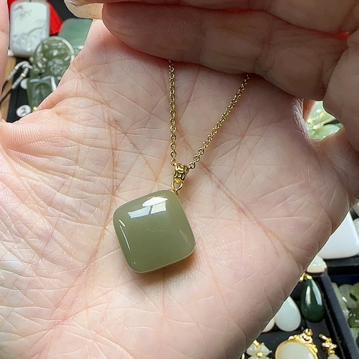 和田玉银S925镶嵌吊坠(赠链)