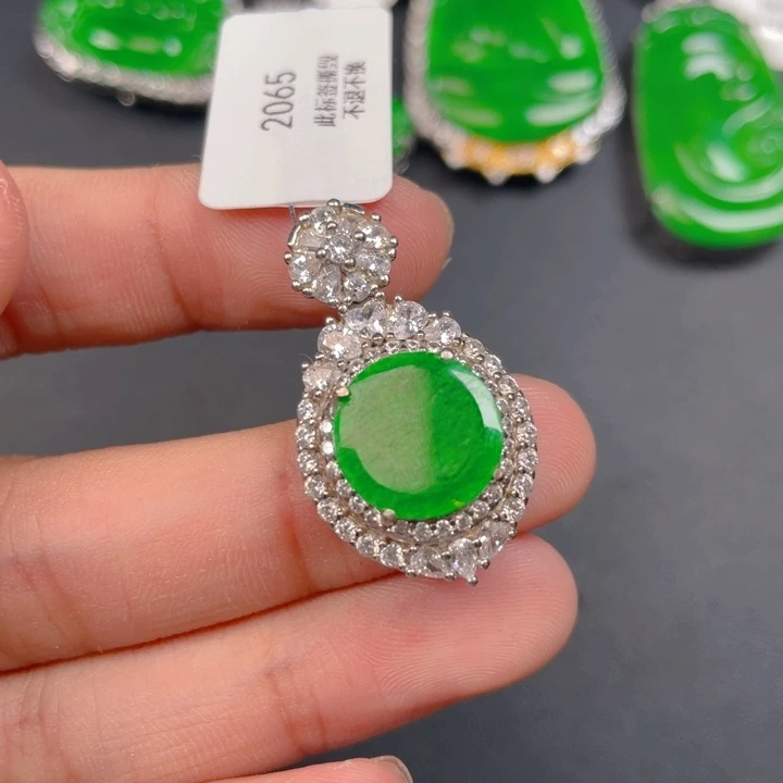 【闪购商品】颈饰银S925镶嵌翡翠翡翠