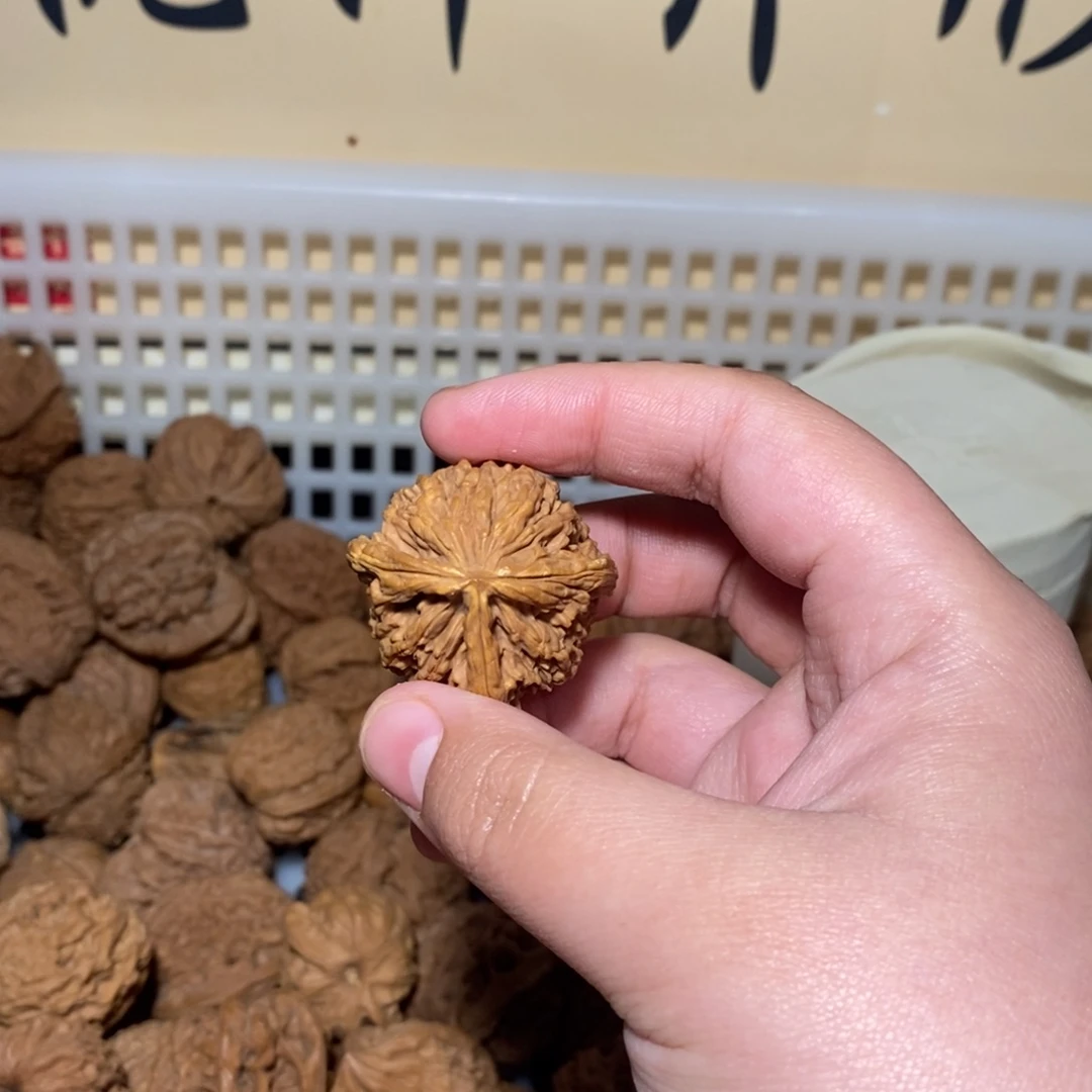 伍***曰吊坠文玩核桃文玩