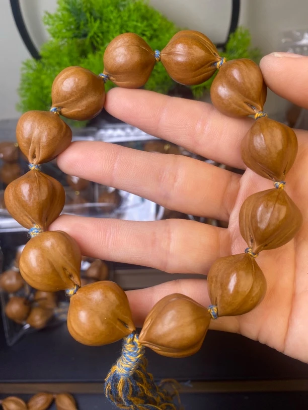 橄榄核雕2.0老树梅林铁黑金刚