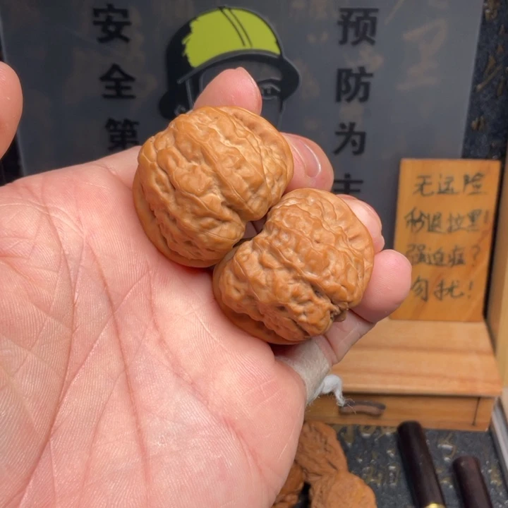 文玩核桃吊坠蛤蟆头37全品