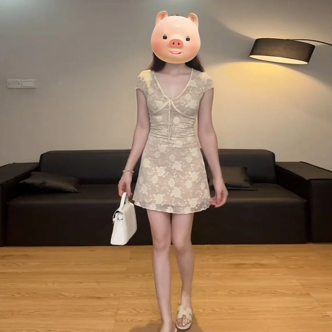 法式纯欲风蕾丝v领连衣裙子女夏季2025新款辣妹修身掐腰包臀短裙