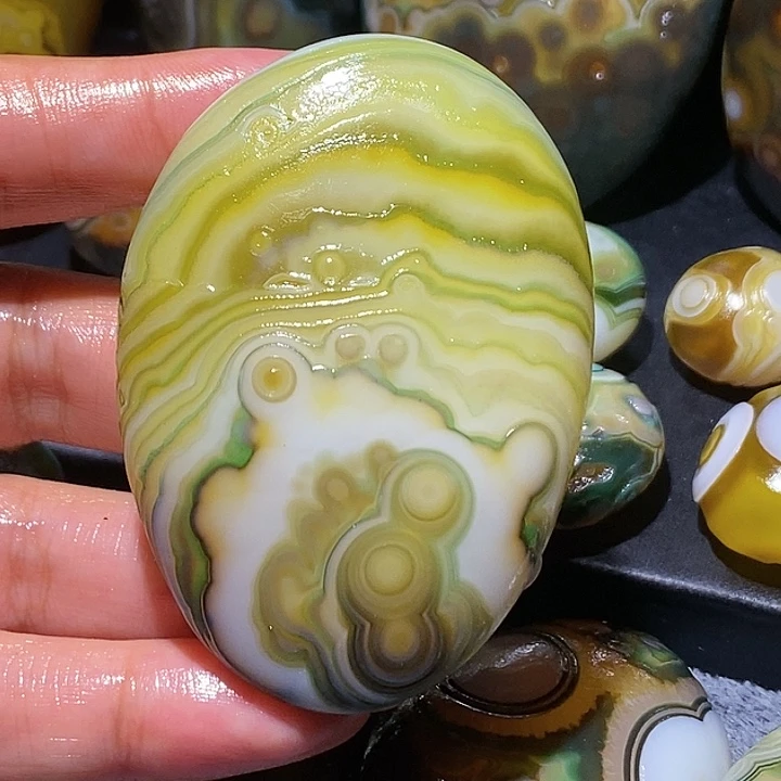 玛瑙/玉髓未镶嵌珠宝奇石112