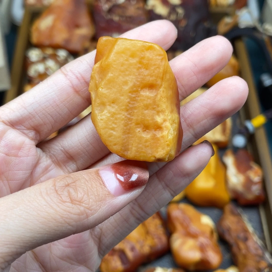 琥珀未镶嵌珠宝奇石