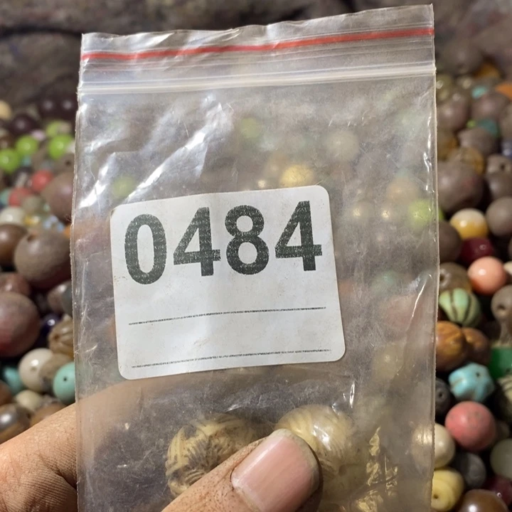 用***6和田玉（糖玉）未镶嵌手链