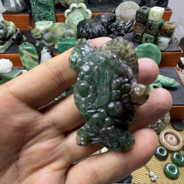 独山玉未镶嵌珠宝半成品