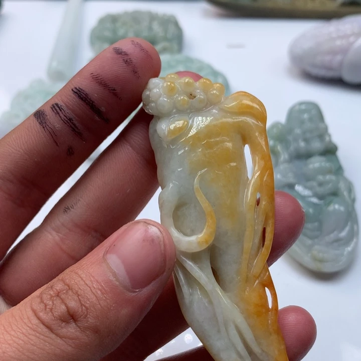 翡翠未镶嵌颈饰保真天然a货翡翠