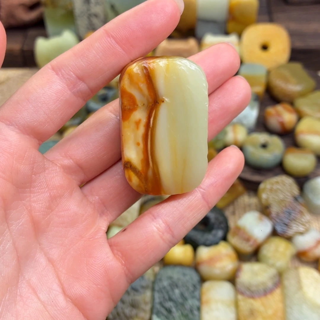 C***C蛇纹石玉未镶嵌颈饰