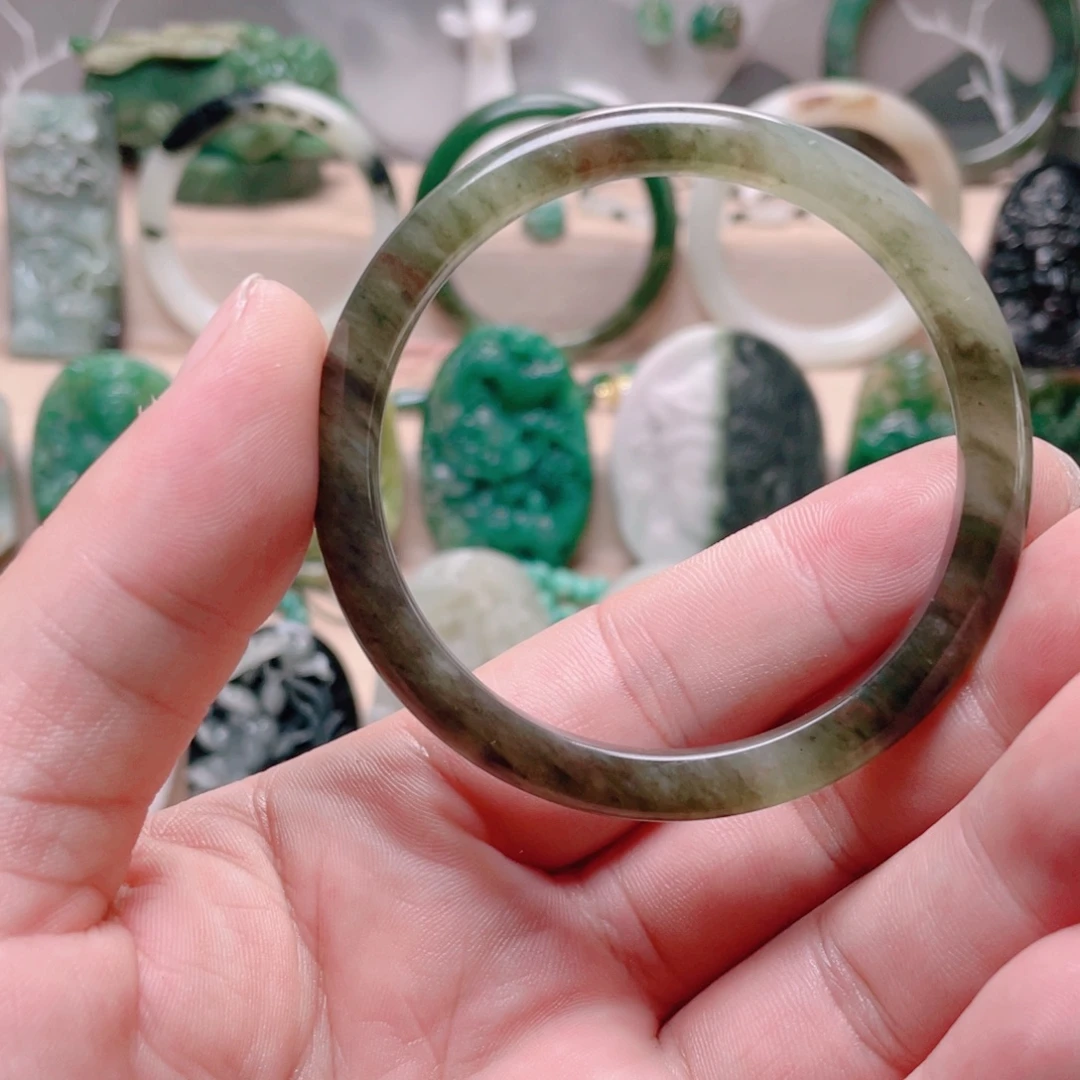 独山玉未镶嵌手镯