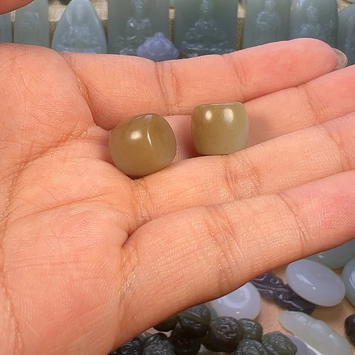 觉***者和田玉未镶嵌颈饰