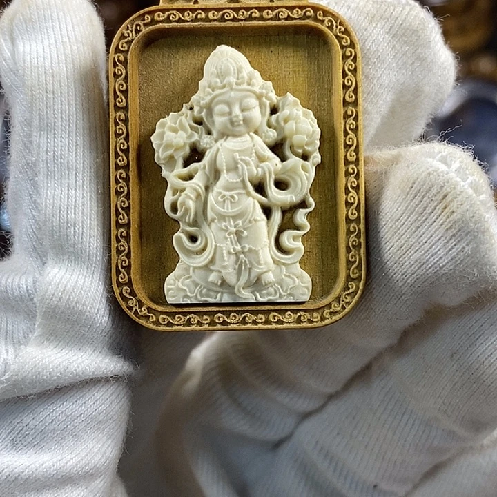 檀香木迈索尔老山檀度母牌