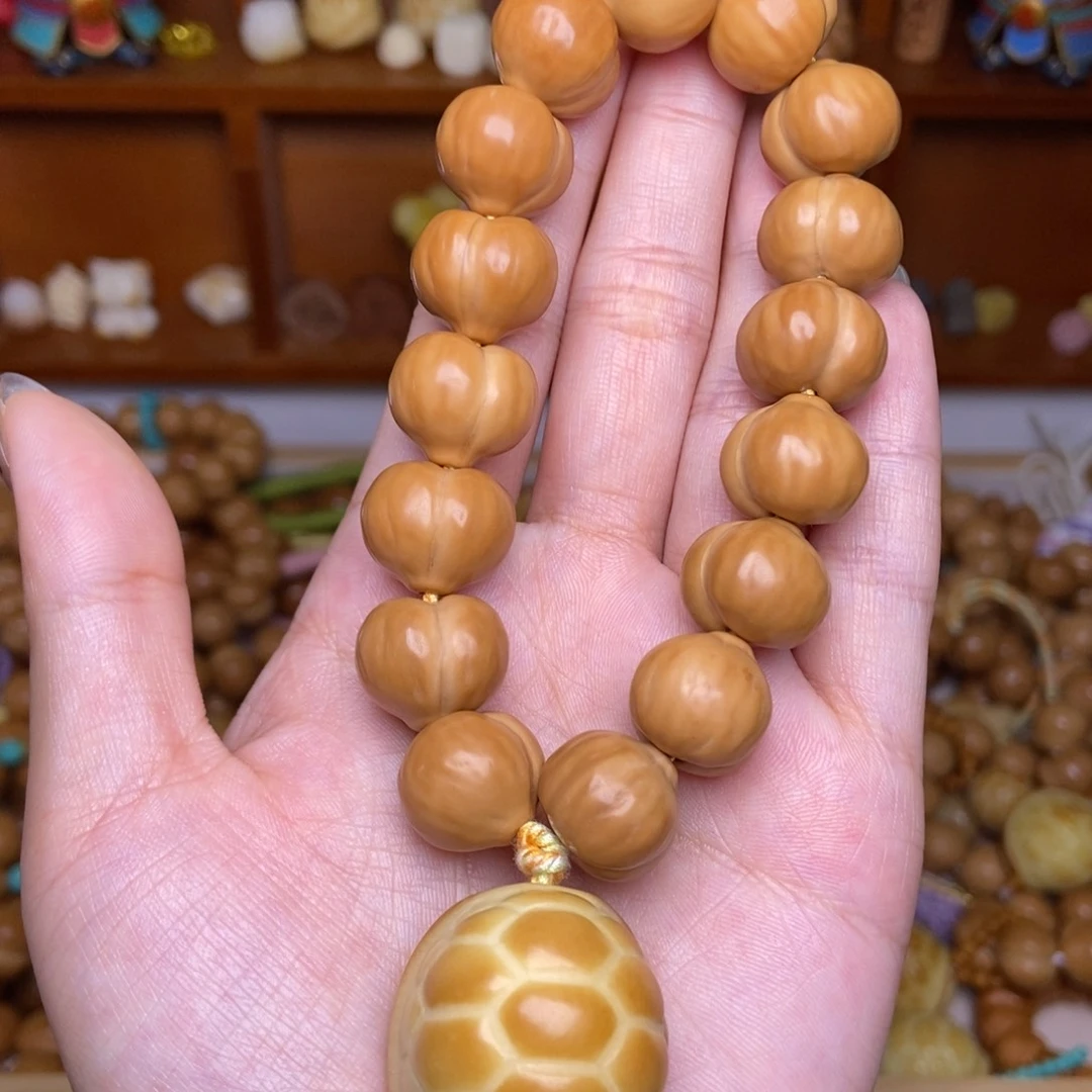 猴头核桃吊坠富甲屁桃手持