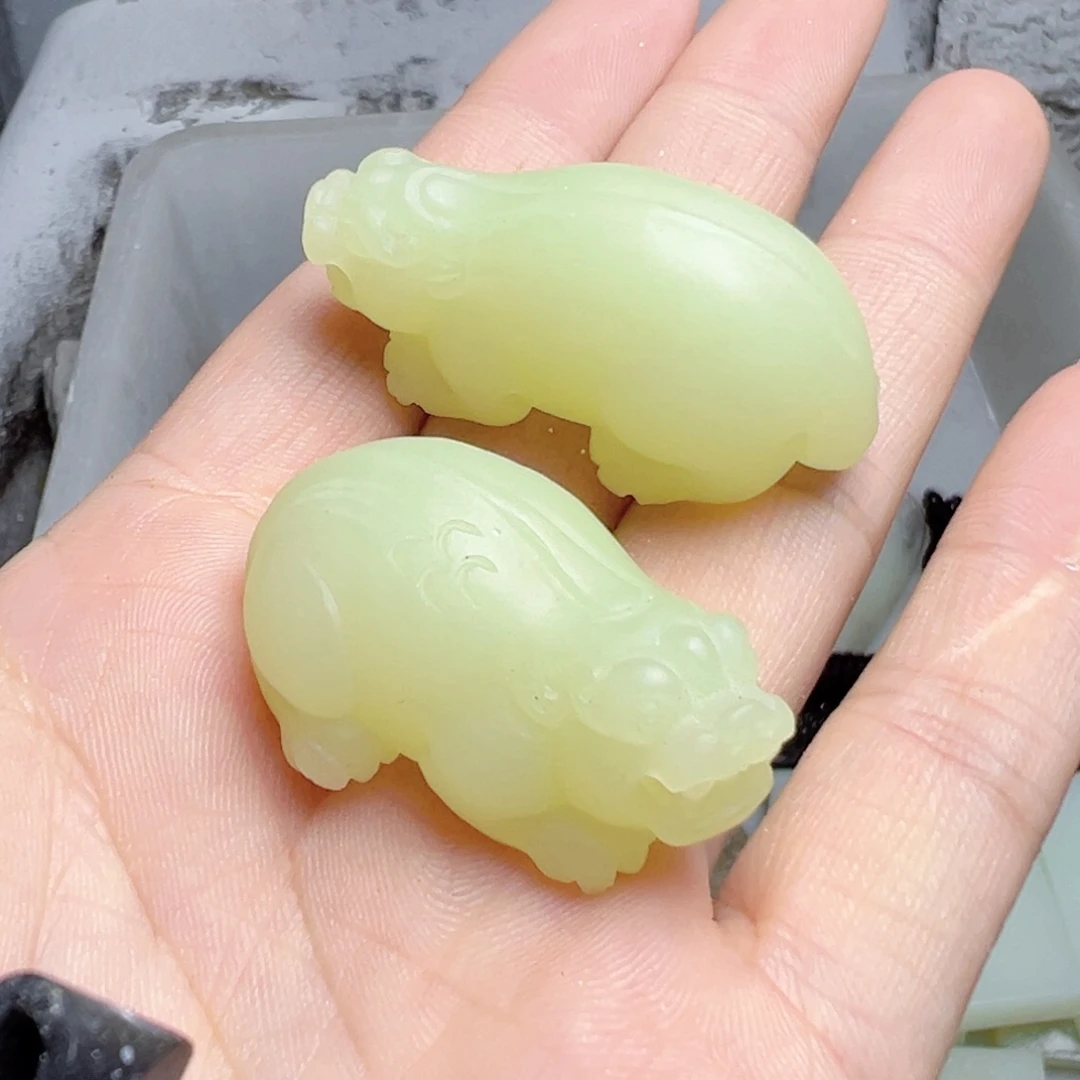 木***。挂件未镶嵌定制和田玉