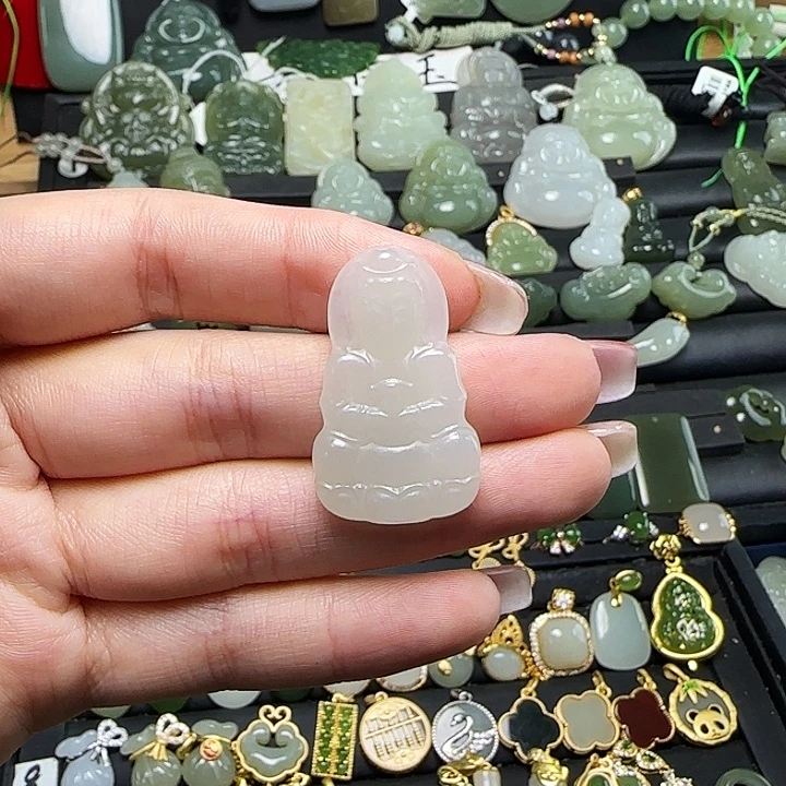 颈饰未镶嵌和田玉