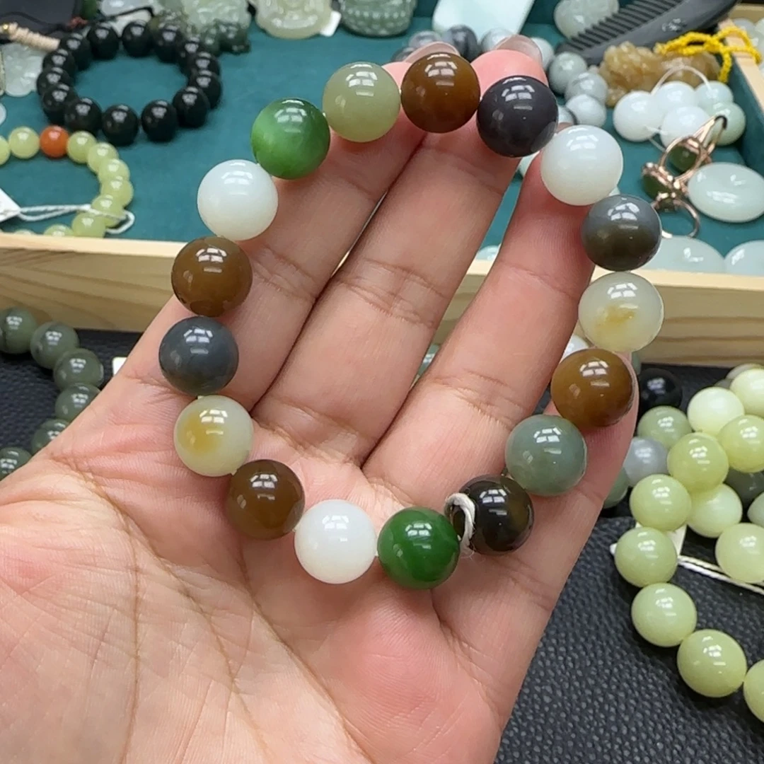 像***人和田玉未镶嵌手链12