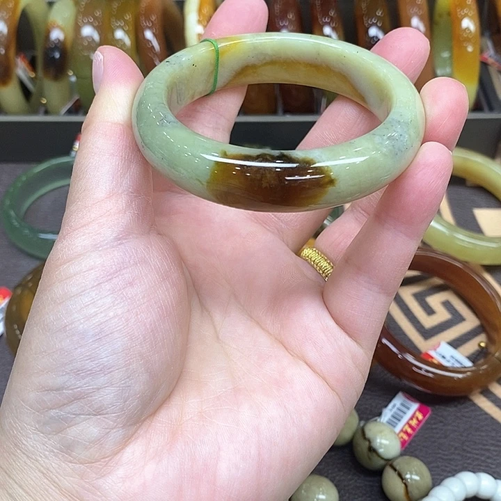未镶嵌蛇纹石玉手镯