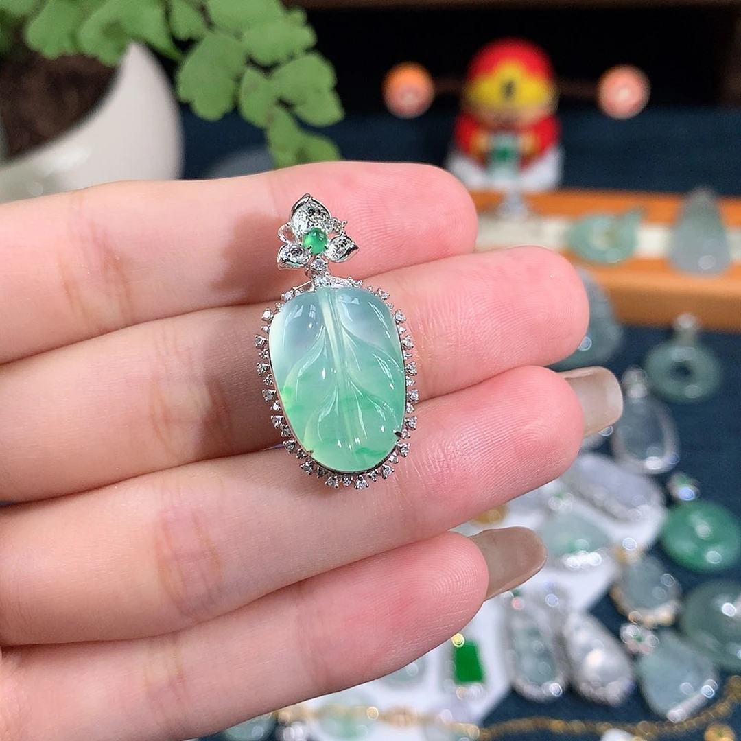 吊坠(不含链)18K金镶嵌翡翠