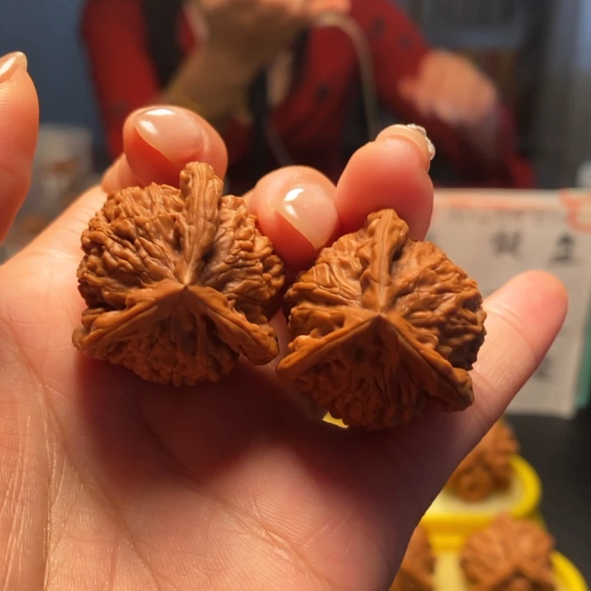 【闪购商品】桃核把件?*人1号三棱，
