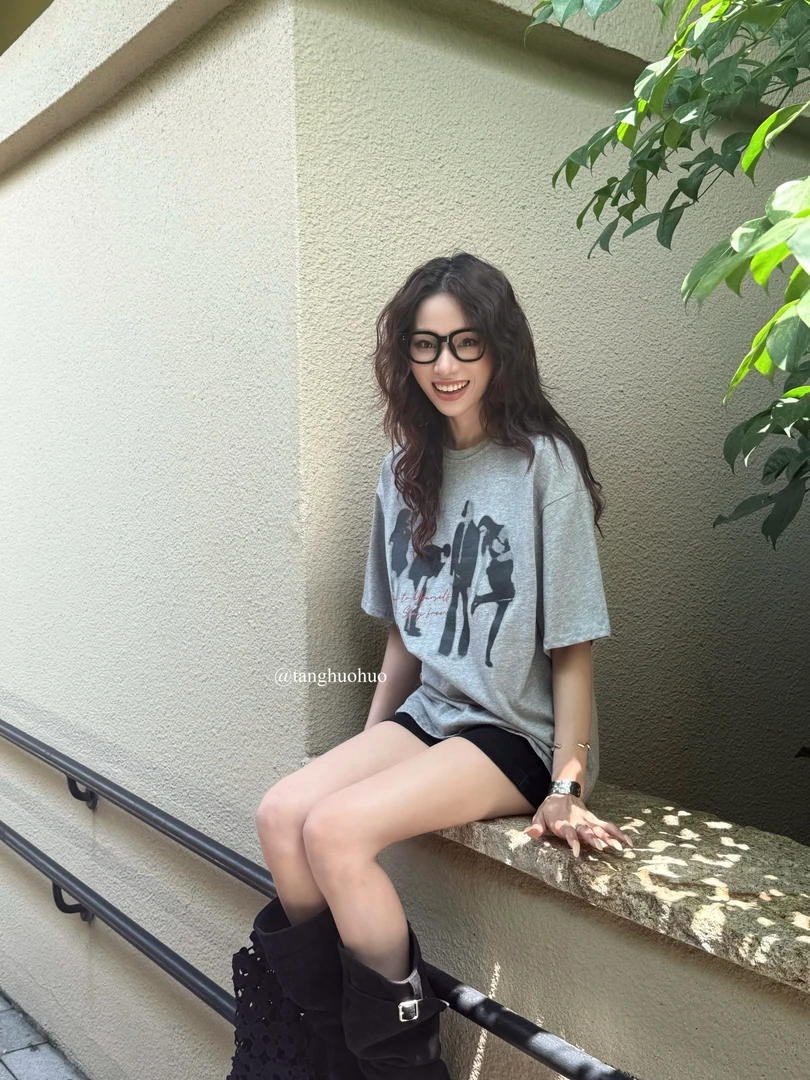 唐火火【个性人像】夏季新款圆领潮复古个性人像短袖T恤上衣