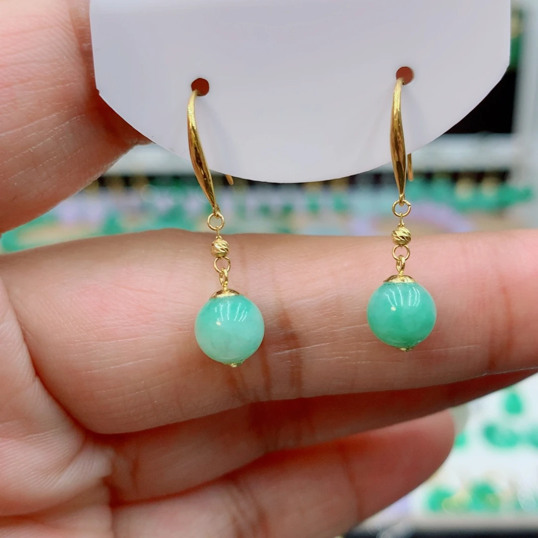 翡翠18K金镶嵌耳饰的