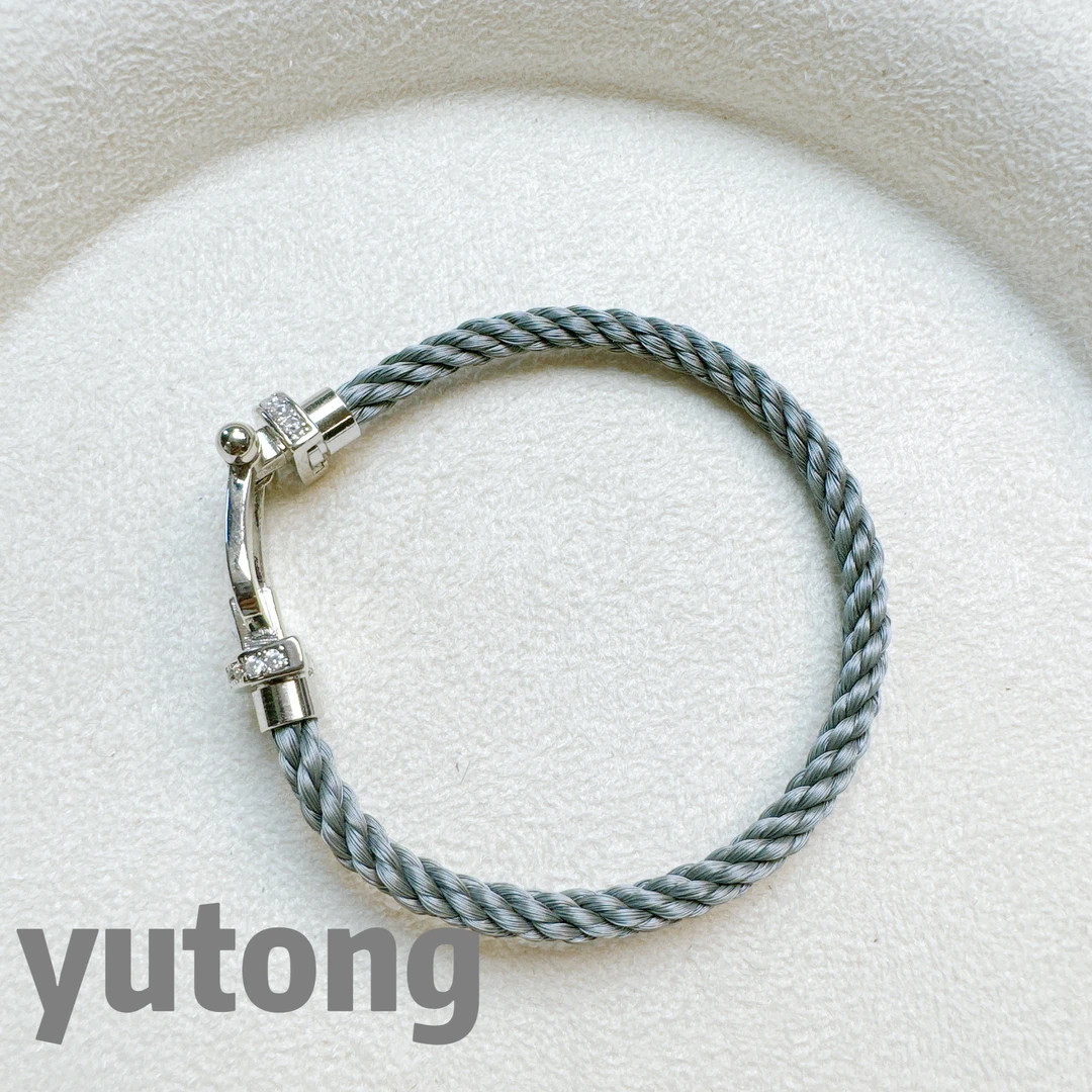 铜合金合成锆石手镯 【雨桐轻奢饰品】设计款手镯YT03270