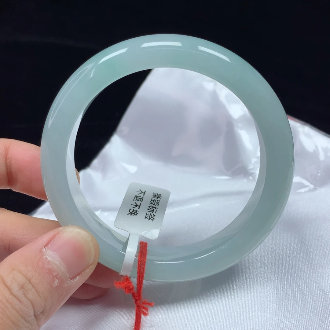 翡翠手镯（圆镯）未镶嵌56.6