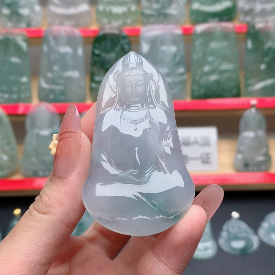 御***府翡翠未镶嵌颈饰素衣