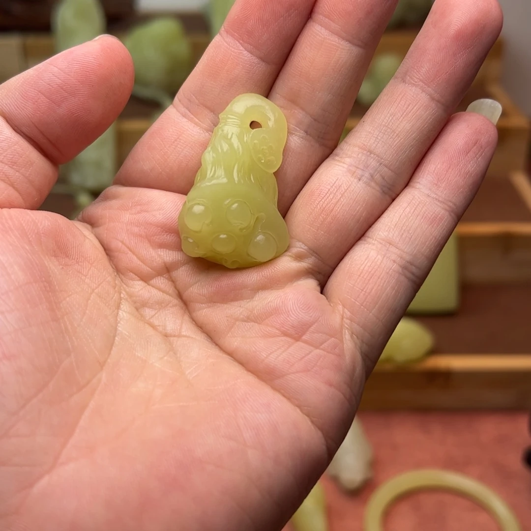 晨***微和田玉（黄玉）未镶嵌颈饰