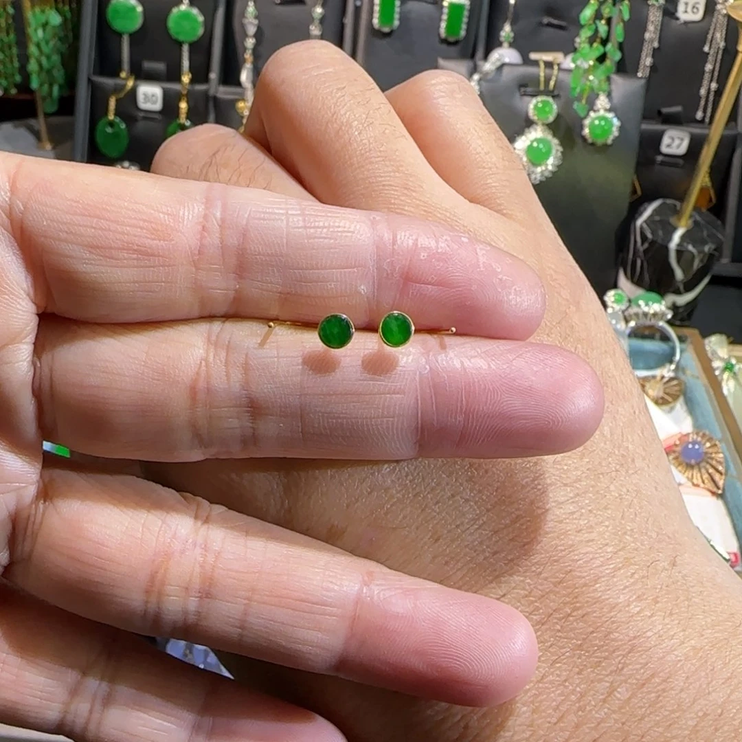 翡翠18K金镶嵌颈饰耳钉