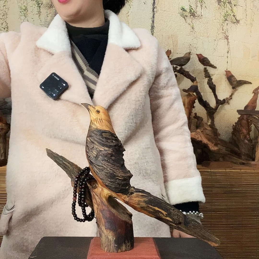 松木S****0琥珀木随行巧雕