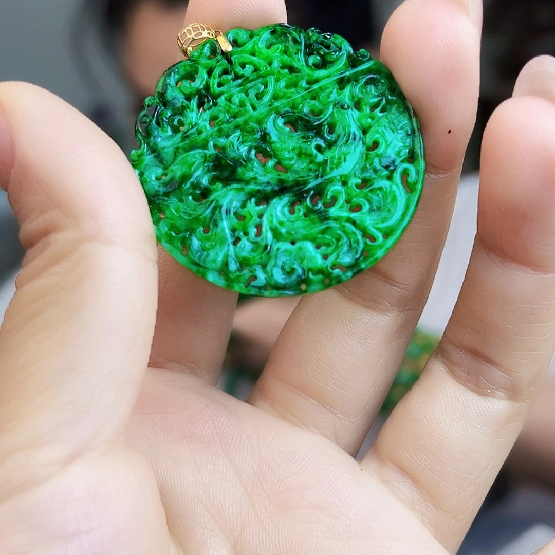 翡翠18K金镶嵌颈饰多样性