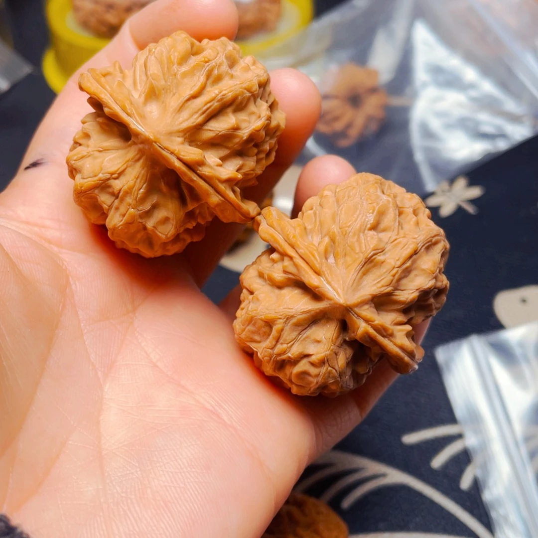 吊坠文玩核桃核欢一对