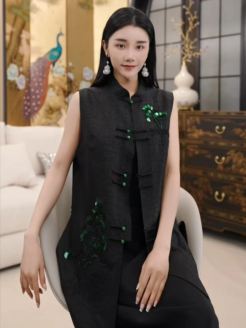 Betty Bairn【潇潇暮雨 · 香云纱】老料桑蚕丝刺绣马甲25B-BW9232