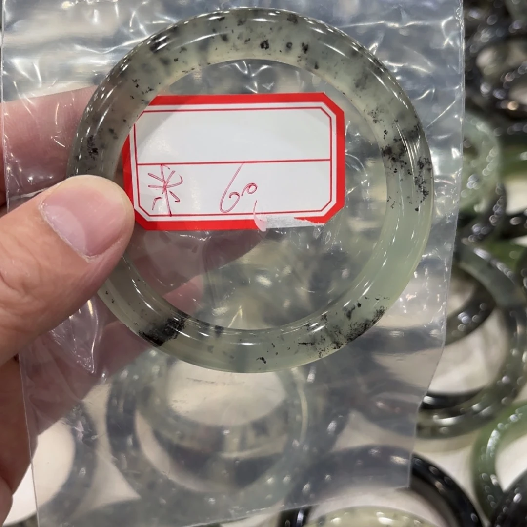 蛇纹石玉手镯未镶嵌米*