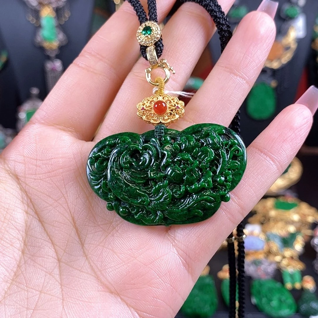 翡翠未镶嵌颈饰吊坠