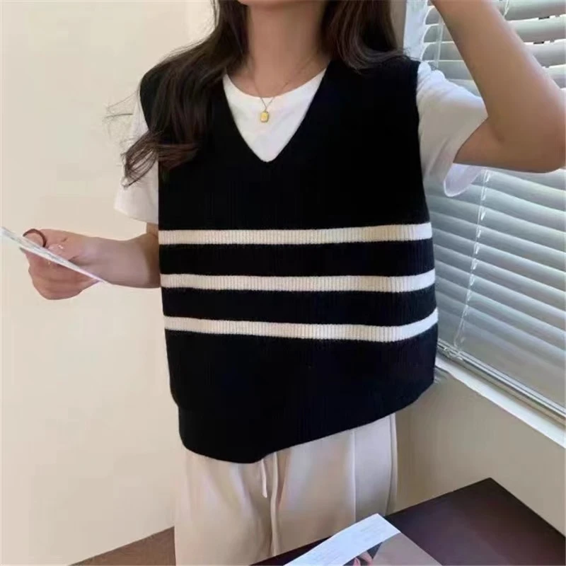 2024新款时尚百搭气质V领条纹无袖针织马甲背心