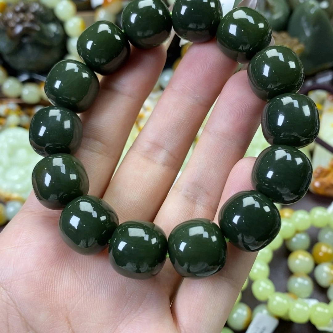 未镶嵌手串透闪石质玉啤**泡