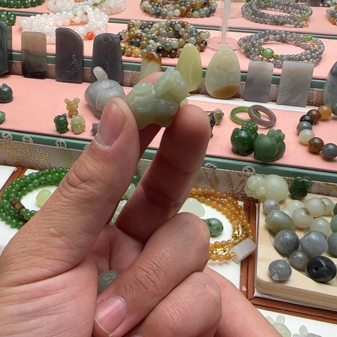 和田玉未镶嵌吊坠(不含链)