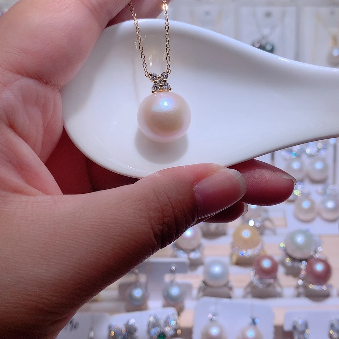 淡水珍珠吊坠(赠链)未镶嵌CC14.8mm