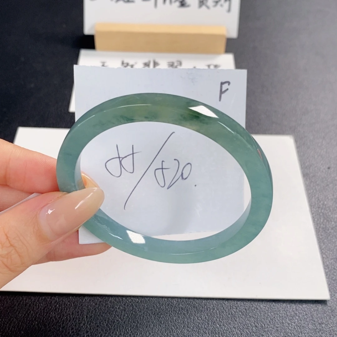 翡翠手镯未镶嵌天然翡翠