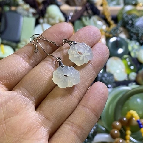 岫玉银S925镶嵌耳环一对