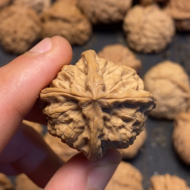 文玩核桃吊坠?****?文玩核桃异形单只