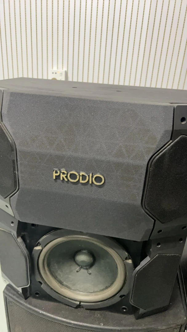 8新  不包邮  一对箱 不保修