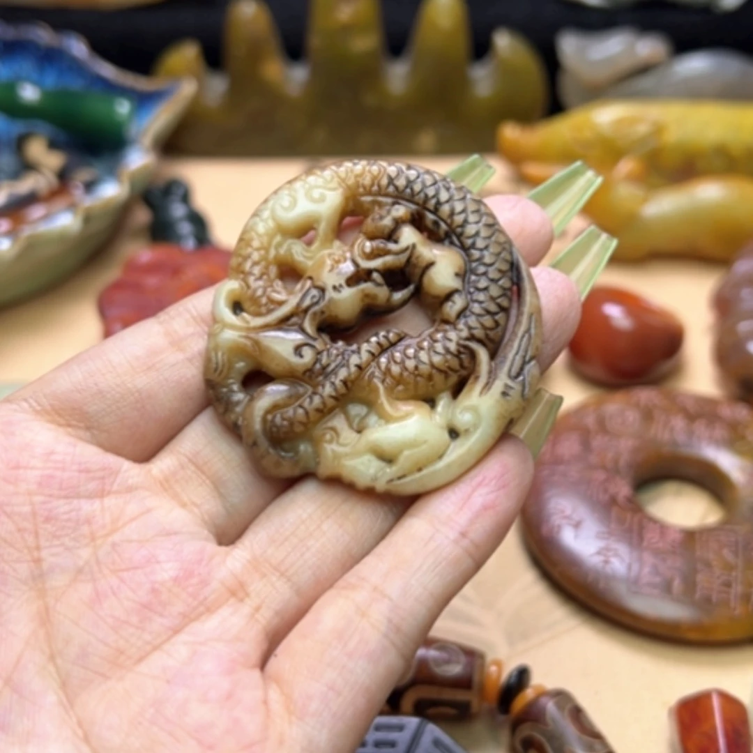 【闪购商品】蛇纹石玉未镶嵌颈饰