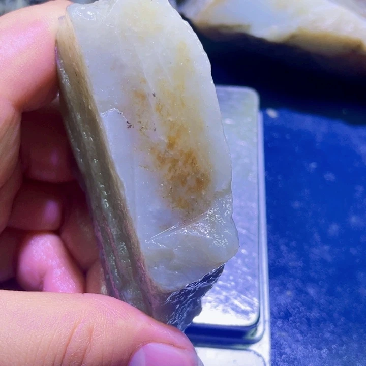和田玉未镶嵌珠宝半成品