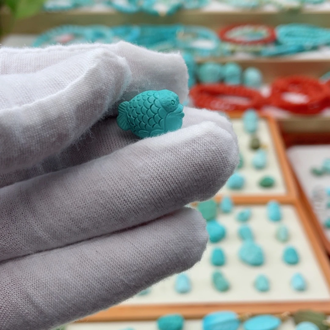 呆***兽绿松石未镶嵌珠宝奇石