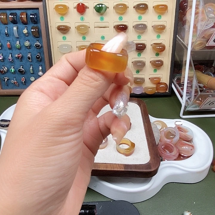 合金戒指玛瑙/玉髓励****堂