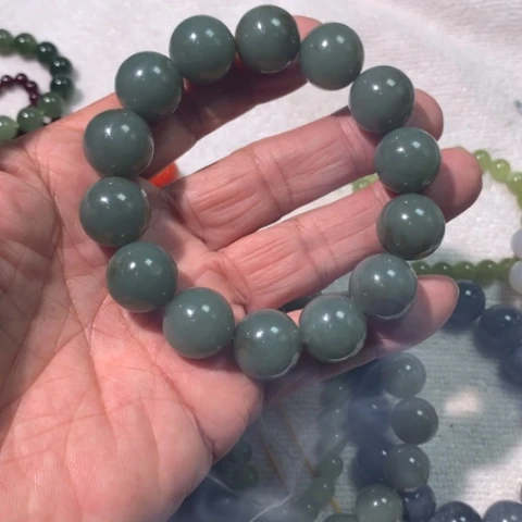 颈饰未镶嵌和田玉深*